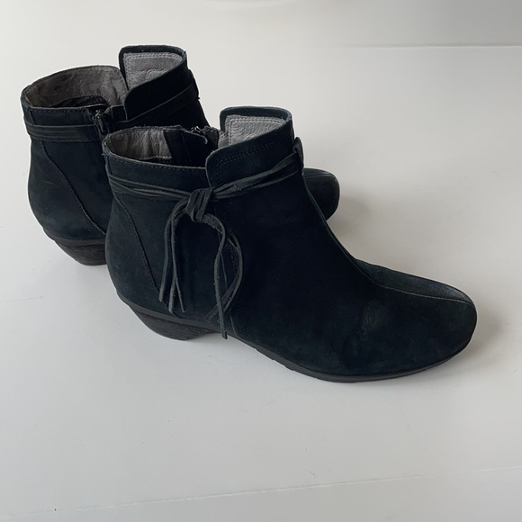 Abeo Boots 7 1/2 N Black Suede - Picture 2 of 10